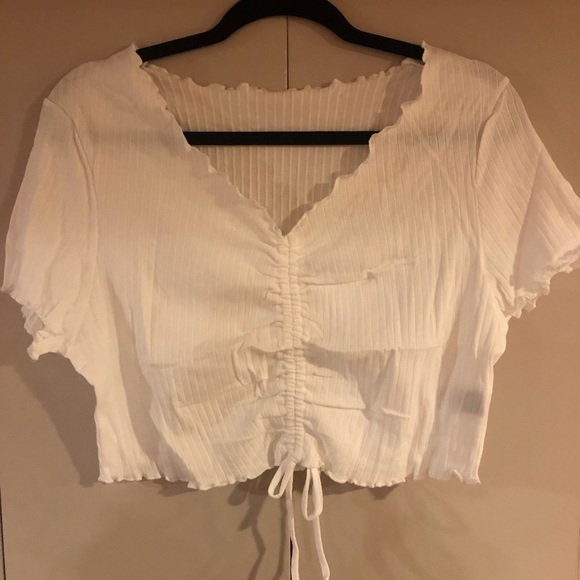 Scrunch tie crop top. - Picture 2 of 3